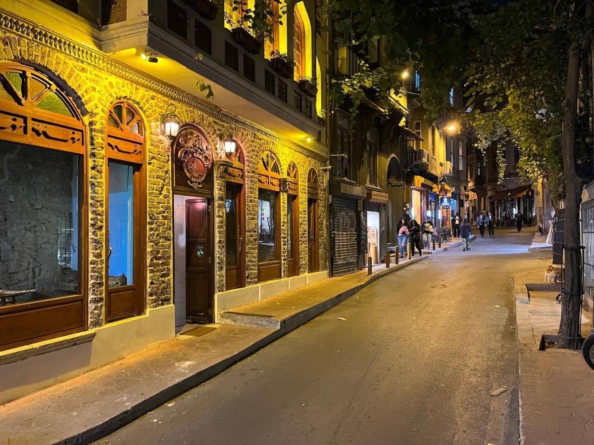 Apartamento Centrally Located, 2+1 House In Taksim, Cihangir Estambul Exterior foto