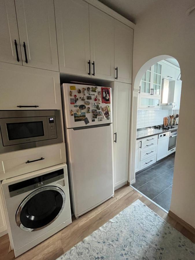 Apartamento Centrally Located, 2+1 House In Taksim, Cihangir Estambul Exterior foto