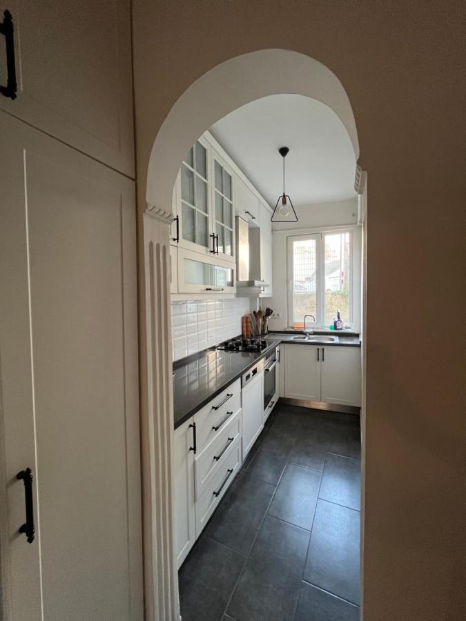 Apartamento Centrally Located, 2+1 House In Taksim, Cihangir Estambul Exterior foto