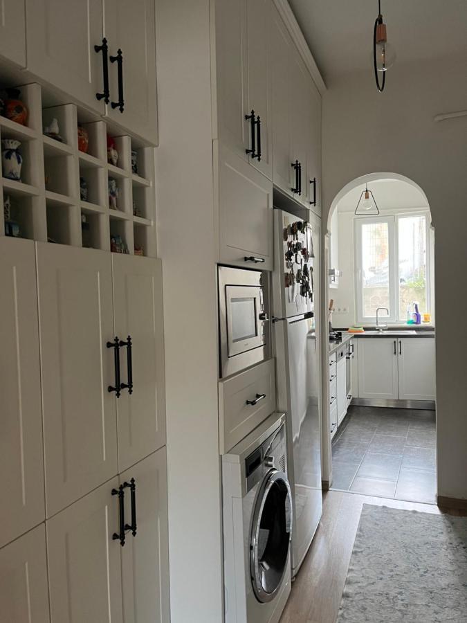 Apartamento Centrally Located, 2+1 House In Taksim, Cihangir Estambul Exterior foto