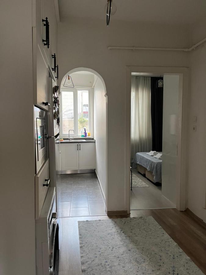 Apartamento Centrally Located, 2+1 House In Taksim, Cihangir Estambul Exterior foto