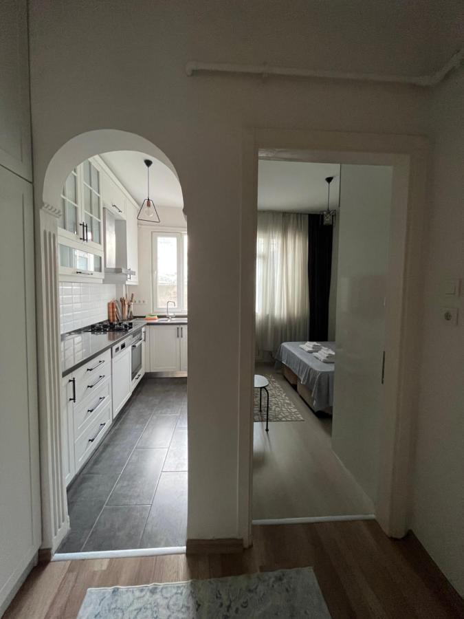 Apartamento Centrally Located, 2+1 House In Taksim, Cihangir Estambul Exterior foto
