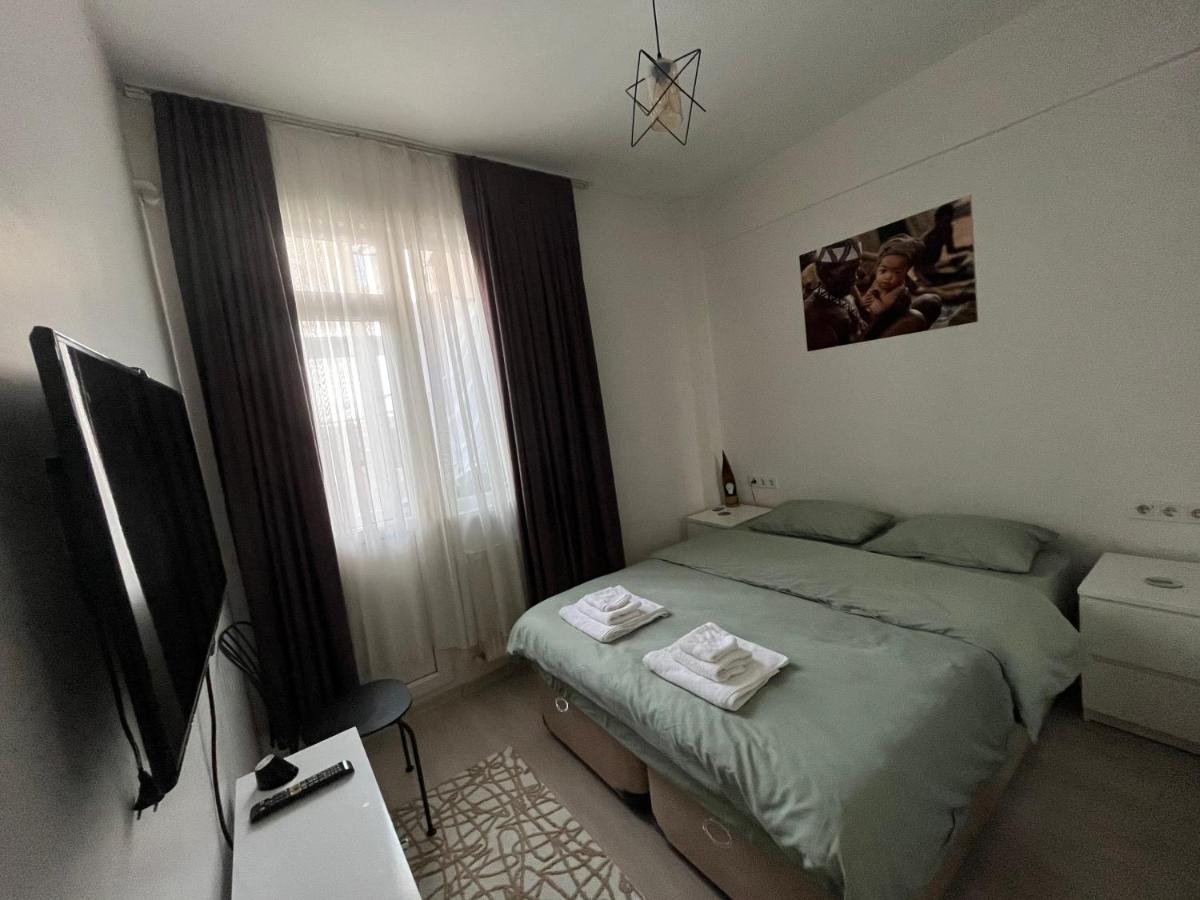 Apartamento Centrally Located, 2+1 House In Taksim, Cihangir Estambul Exterior foto