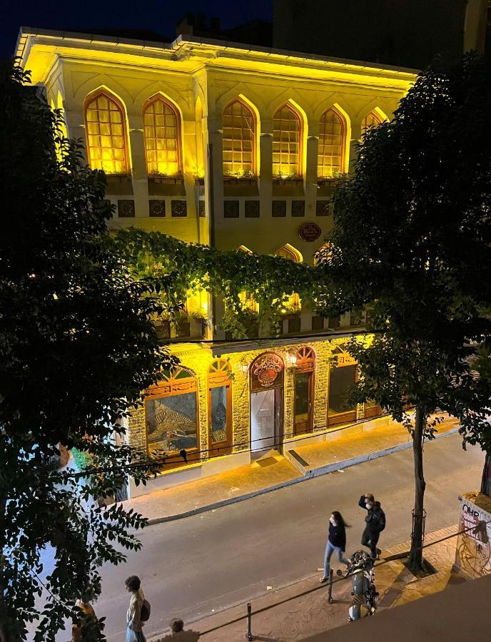 Apartamento Centrally Located, 2+1 House In Taksim, Cihangir Estambul Exterior foto