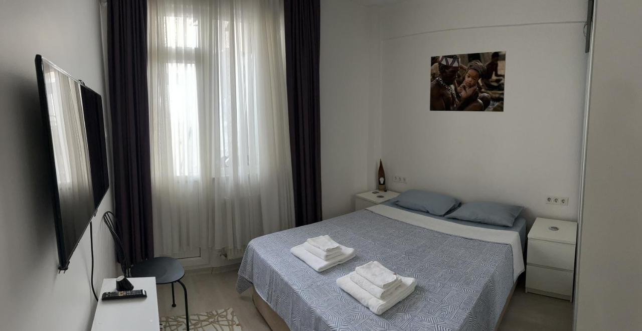 Apartamento Centrally Located, 2+1 House In Taksim, Cihangir Estambul Exterior foto